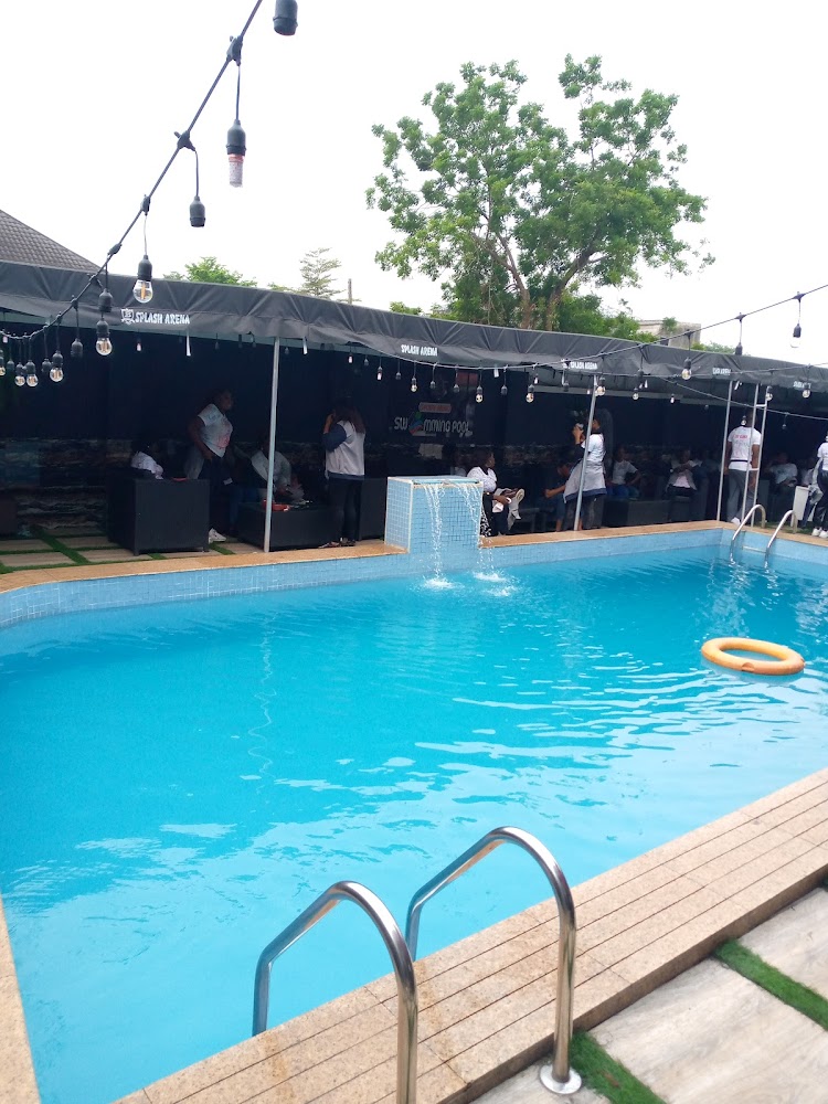 Bays Bar Calabar photo 2